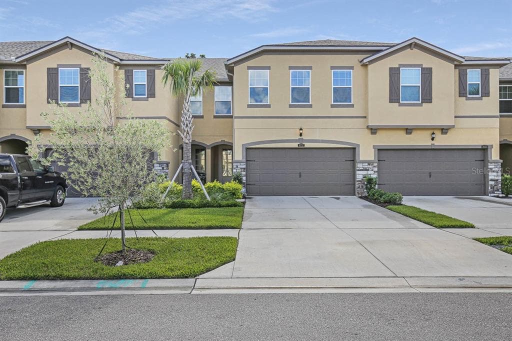 10232 NEWEL VALLEY LOOP RIVERVIEW, FL 33569