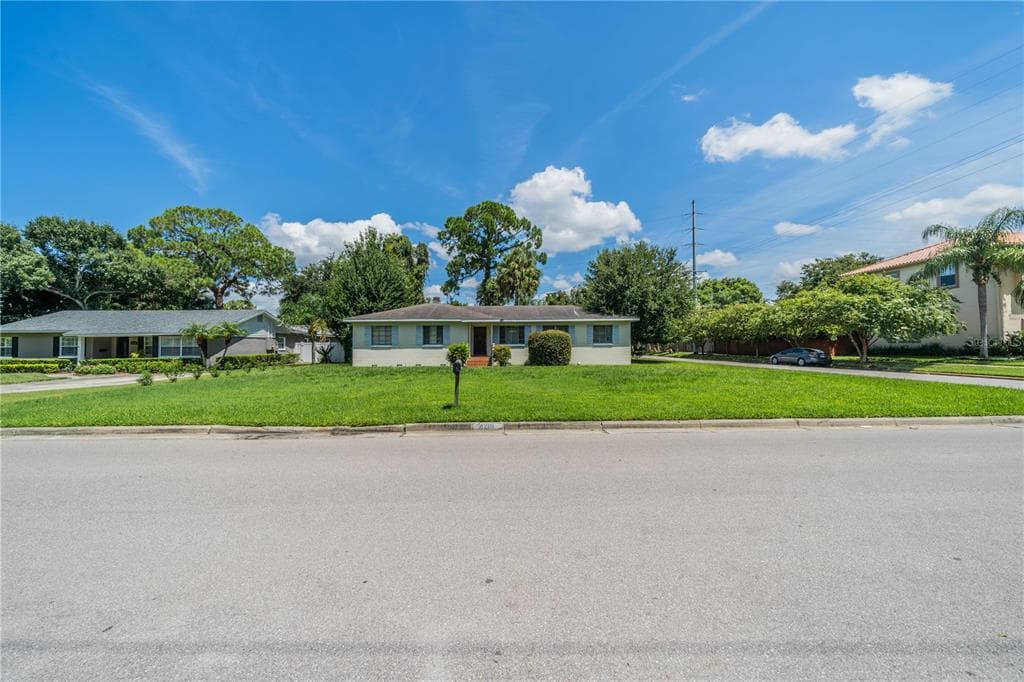4201 W KENSINGTON AVENUE TAMPA, FL 33629