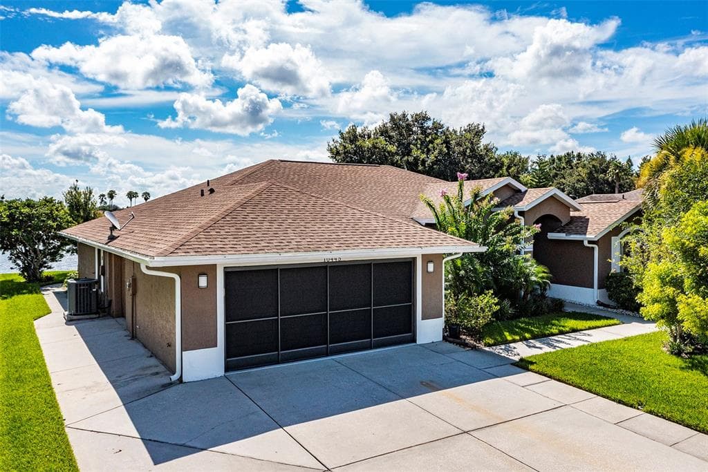 10445 MOSHIE LANE SAN ANTONIO, FL 33576