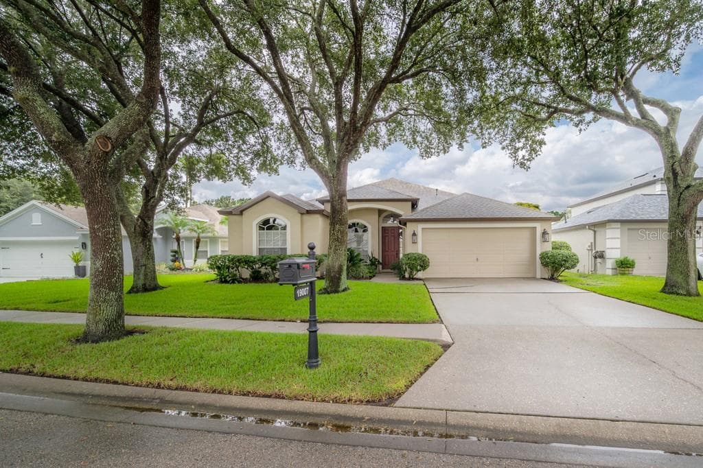 19007 FALCONS PLACE TAMPA, FL 33647