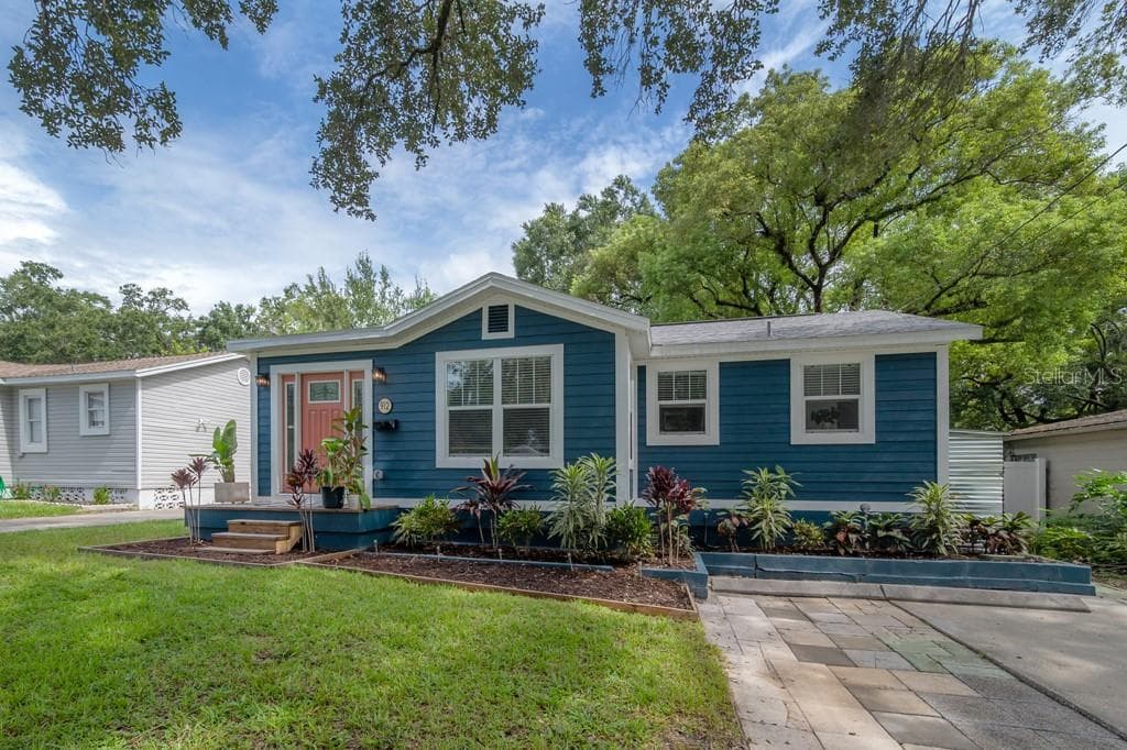 912 E ROBSON STREET TAMPA, FL 33604