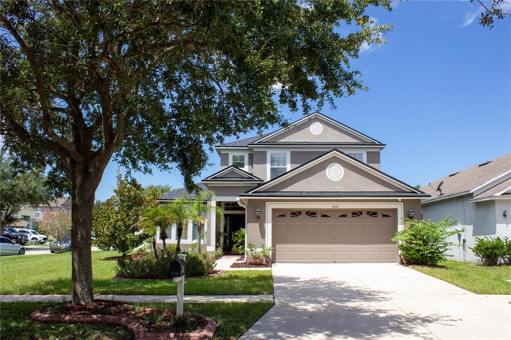 8621 SANDY PLAINS DR RIVERVIEW, FL 33578