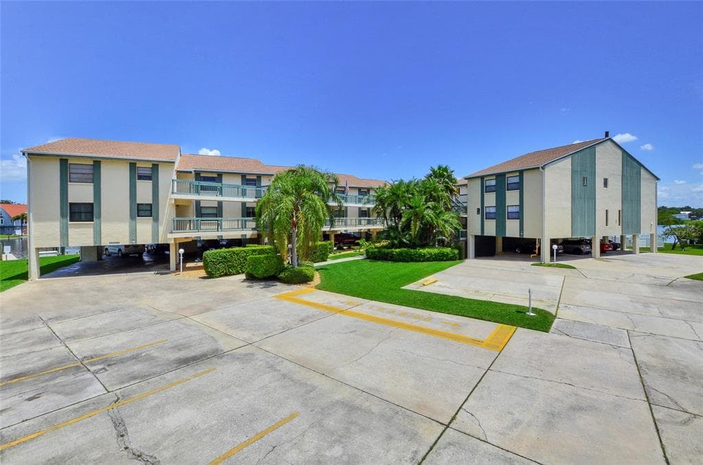326 WINDRUSH BOULEVARD UNIT 2A