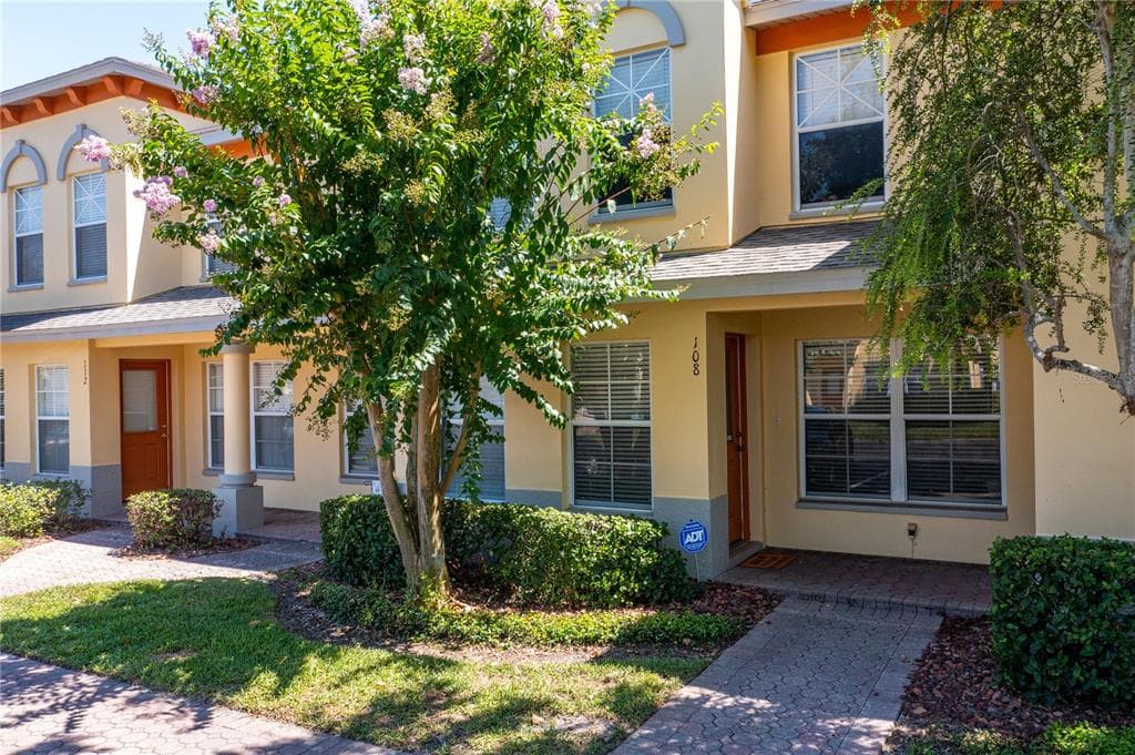 108 COQUINA BAY DR ST PETERSBURG, FL 33705