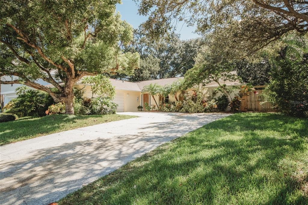 4161 MALLARD DRIVE SAFETY HARBOR, FL 34695