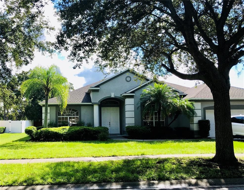 1903 LAZY OAKS LOOP