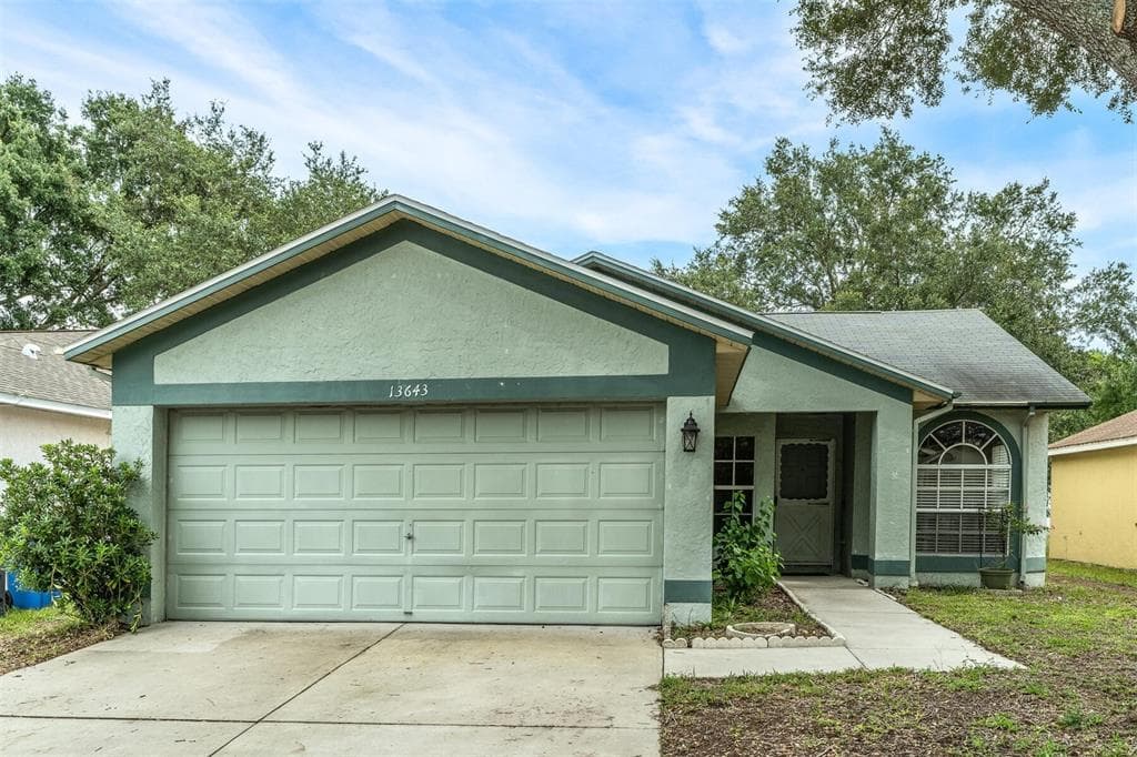 13643 LARAWAY DRIVE RIVERVIEW, FL 33579