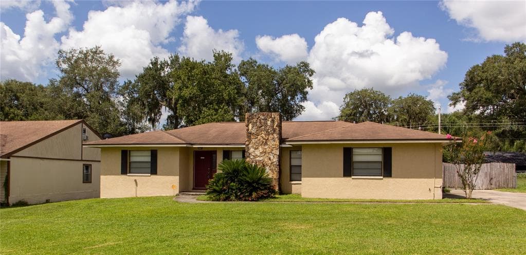 6912 FOX CHASE DR