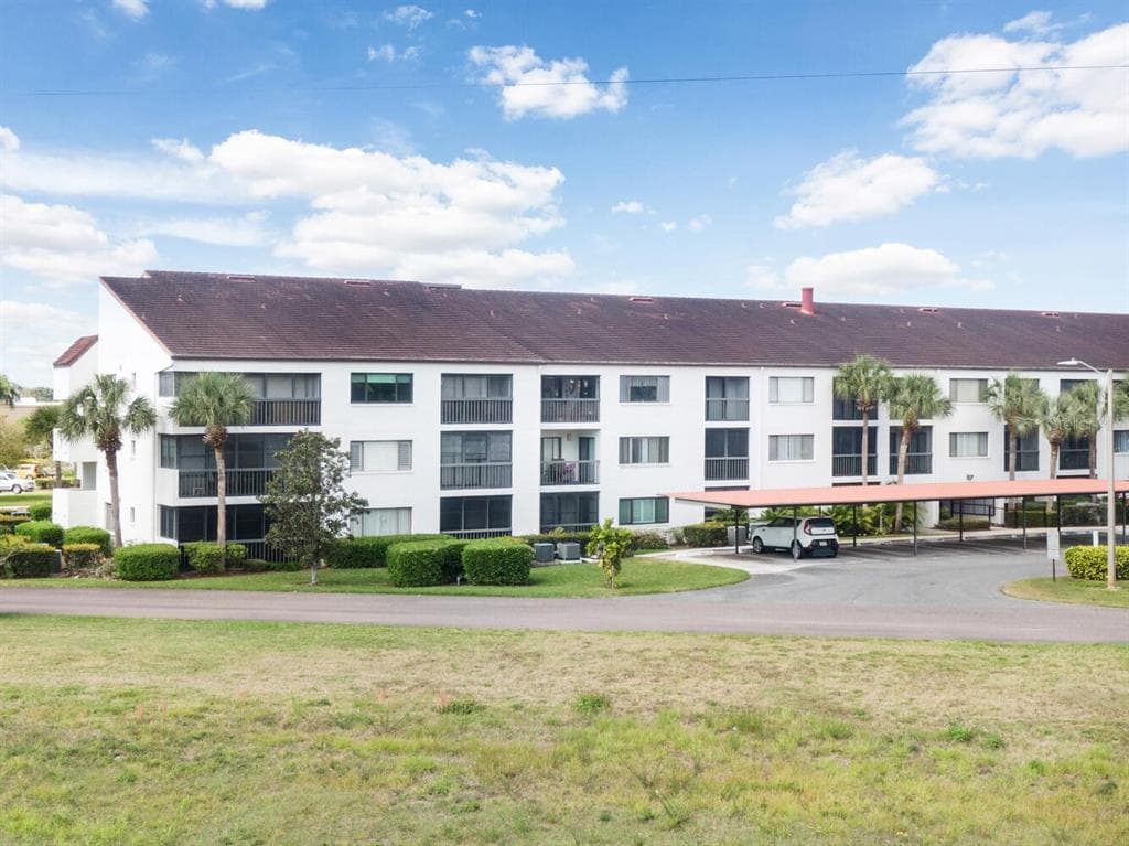 2593 COUNTRYSIDE BOULEVARD UNIT 7206 CLEARWATER, FL 33761
