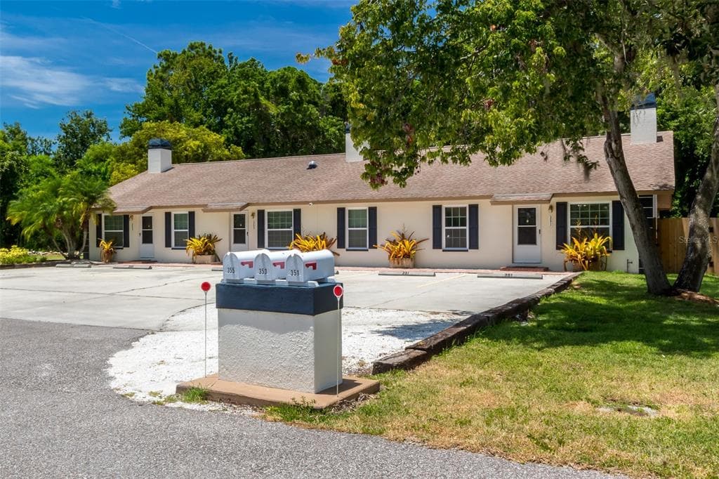 351 23RD AVENUE SW SEMINOLE, FL 33778