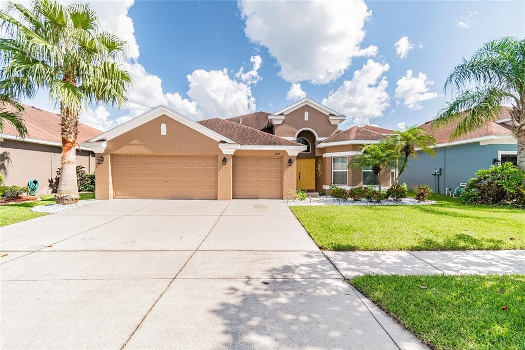 1505 MIRA LAGO CIRCLE RUSKIN, FL 33570