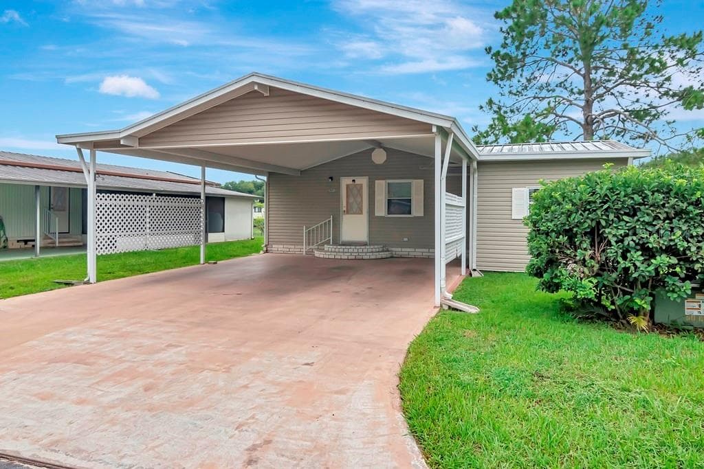 36042 COLEUS AVENUE ZEPHYRHILLS, FL 33541