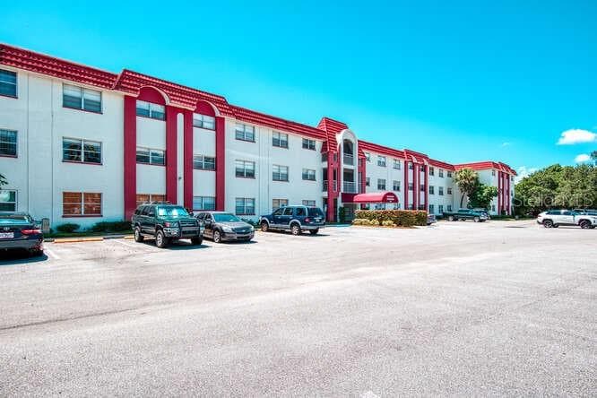1860 MASSACHUSETTS AVE NE UNIT 316 ST PETERSBURG, FL 33703