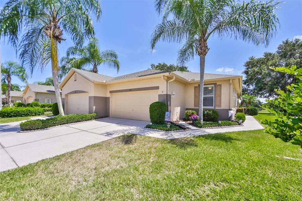 2019 ACADIA GREENS DRIVE UNIT 34 SUN CITY CENTER, FL 33573