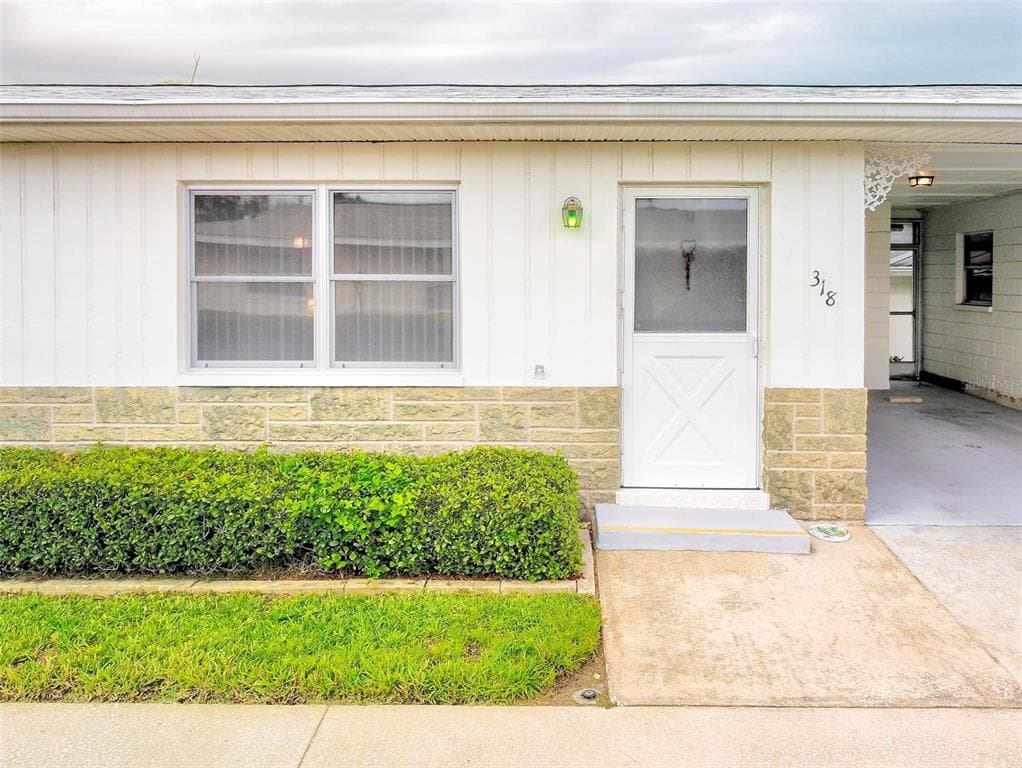 12400 PARK BOULEVARD UNIT 318 SEMINOLE, FL 33772