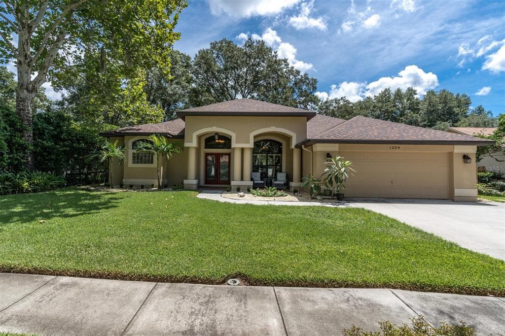 1224 WINDSOR WAY LUTZ, FL 33559