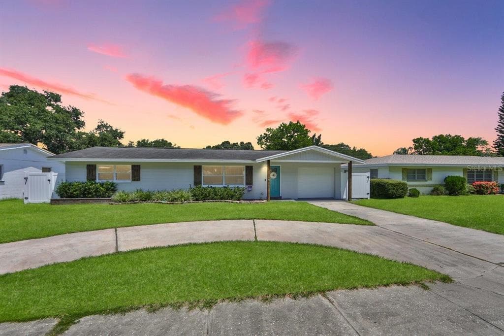 8065 RIDGE ROAD SEMINOLE, FL 33772