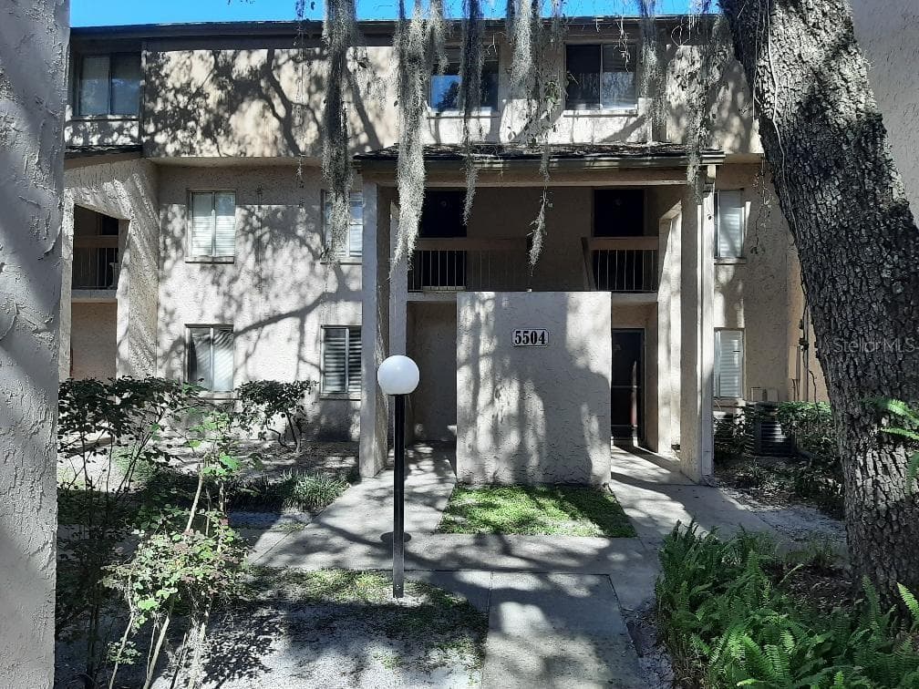 5504 LOBLOLLY COURT UNIT A TAMPA, FL 33617
