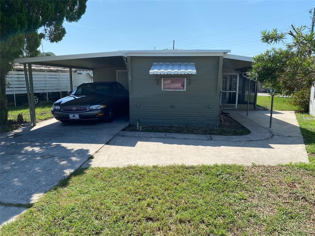 1429 COUNTY DRIVE TAVARES, FL 32778