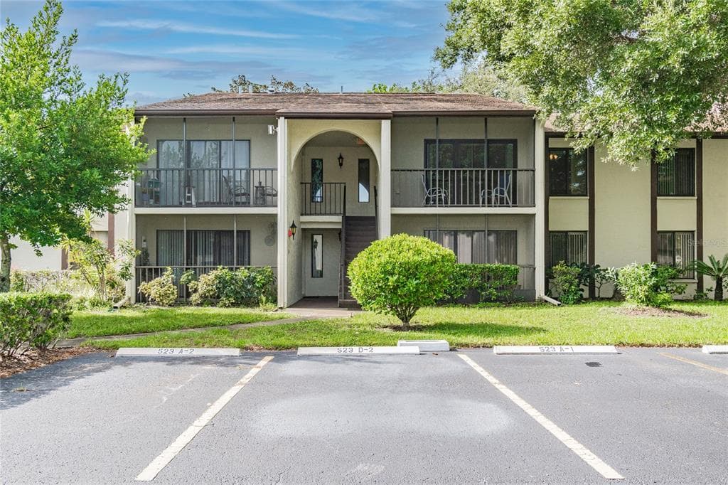 2664 PINE RIDGE WAY S UNIT D2 PALM HARBOR, FL 34684
