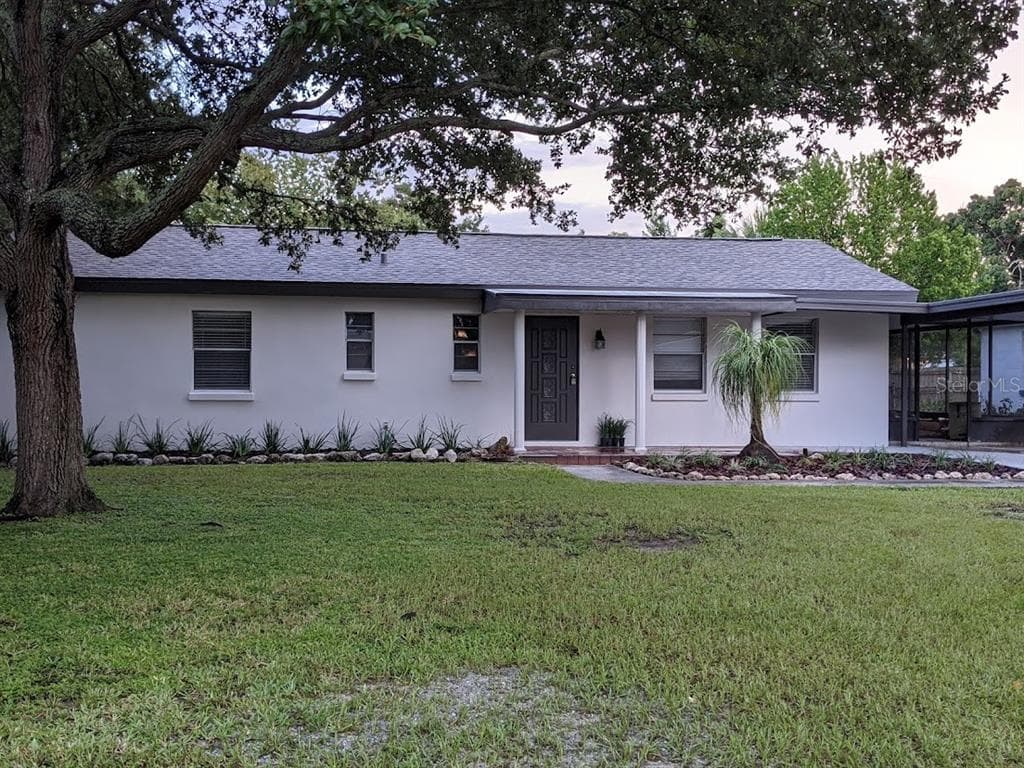 3902 W PAXTON AVENUE TAMPA, FL 33611