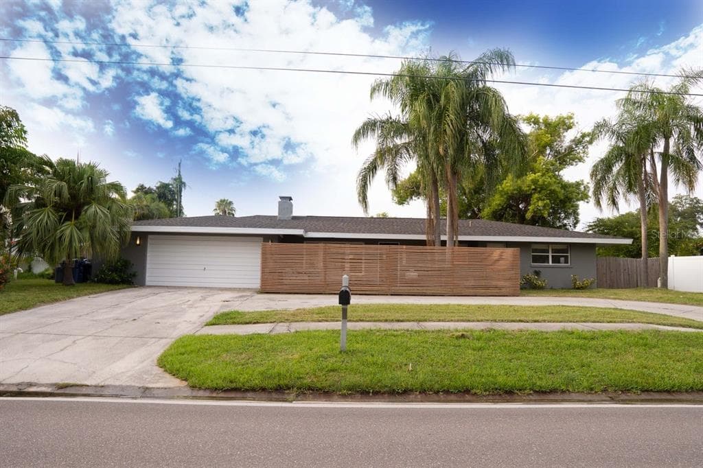 2619 WEBBER STREET SARASOTA, FL 34239