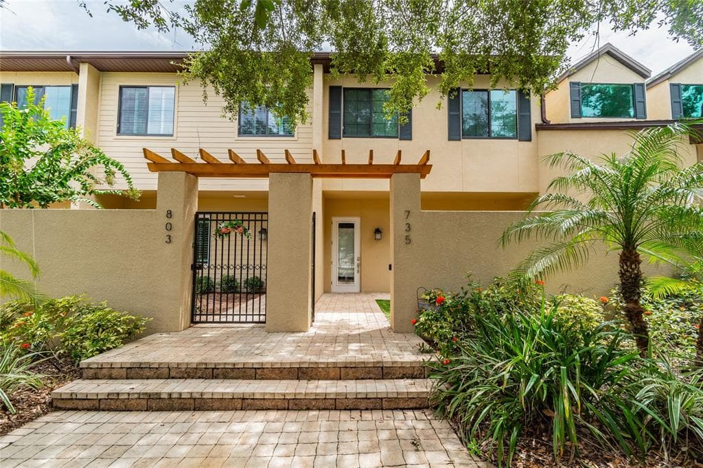 735 HIGHLAND STREET N ST PETERSBURG, FL 33701