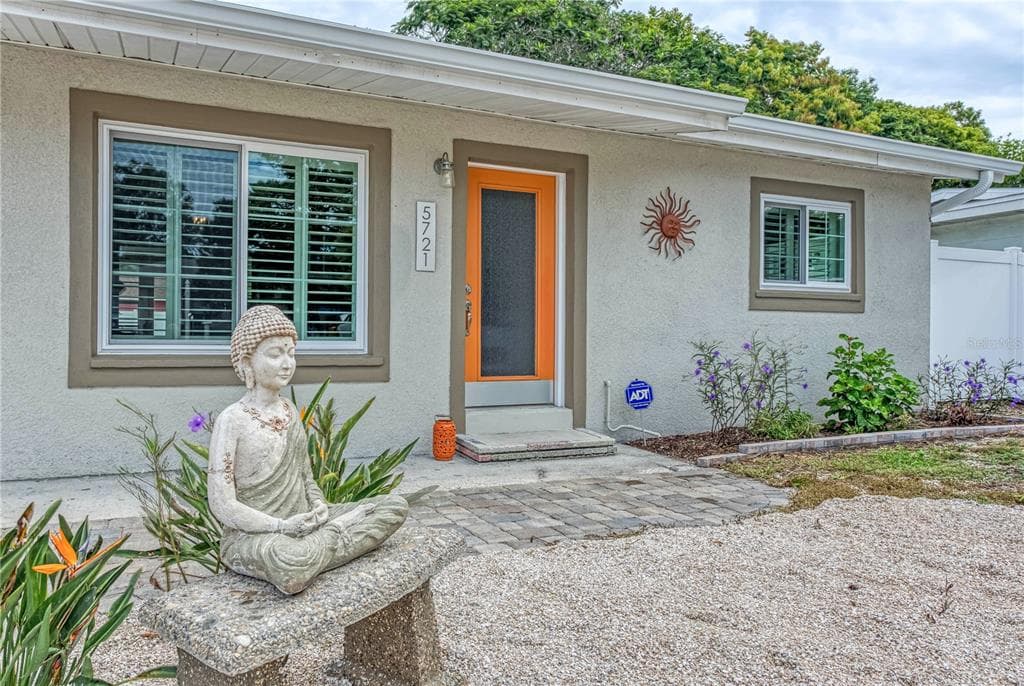 5721 NEWTON AVENUE S GULFPORT, FL 33707