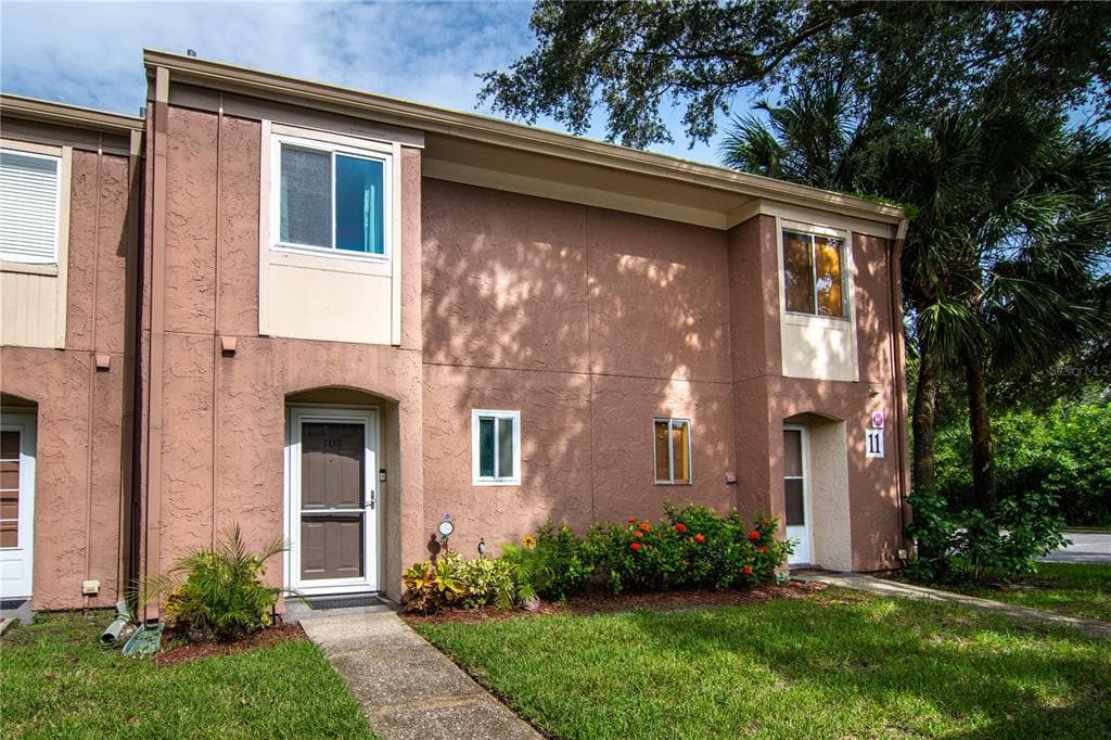105 114TH AVENUE N UNIT 105 ST PETERSBURG, FL 33716