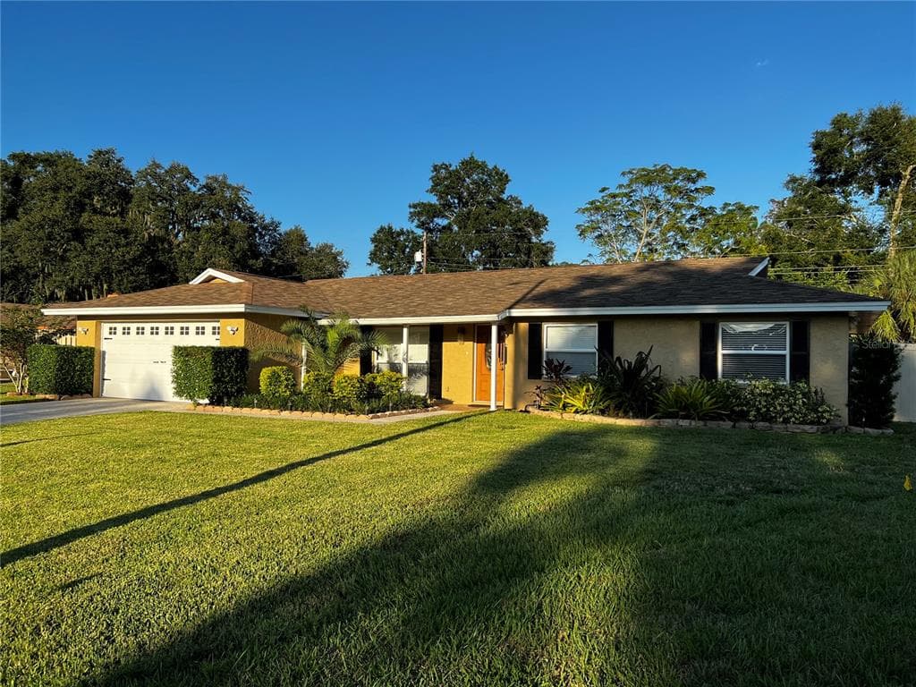 911 MCINTOSH CIRCLE