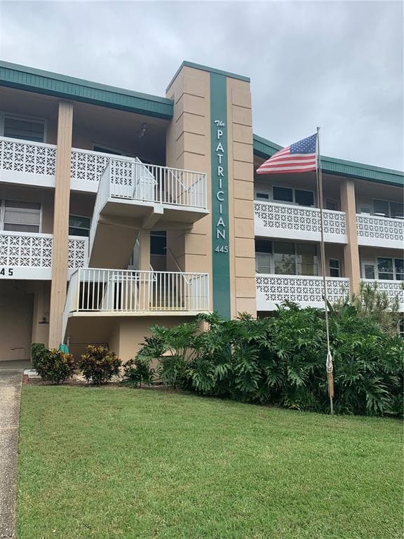 445 32ND AVENUE N UNIT 105 ST PETERSBURG, FL 33704