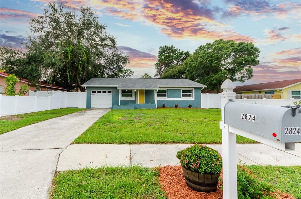 2824 OAKLAWN AVENUE LARGO, FL 33771