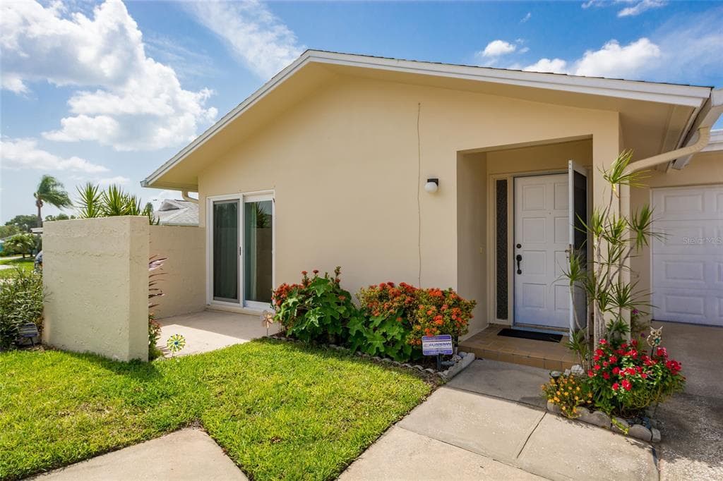2740 HIGHLANDS BOULEVARD UNIT D PALM HARBOR, FL 34684