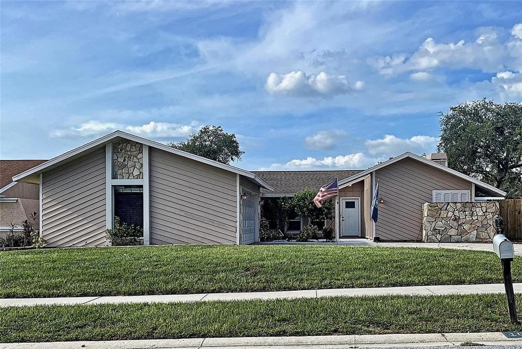 10309 LANDMARK DRIVE HUDSON, FL 34667