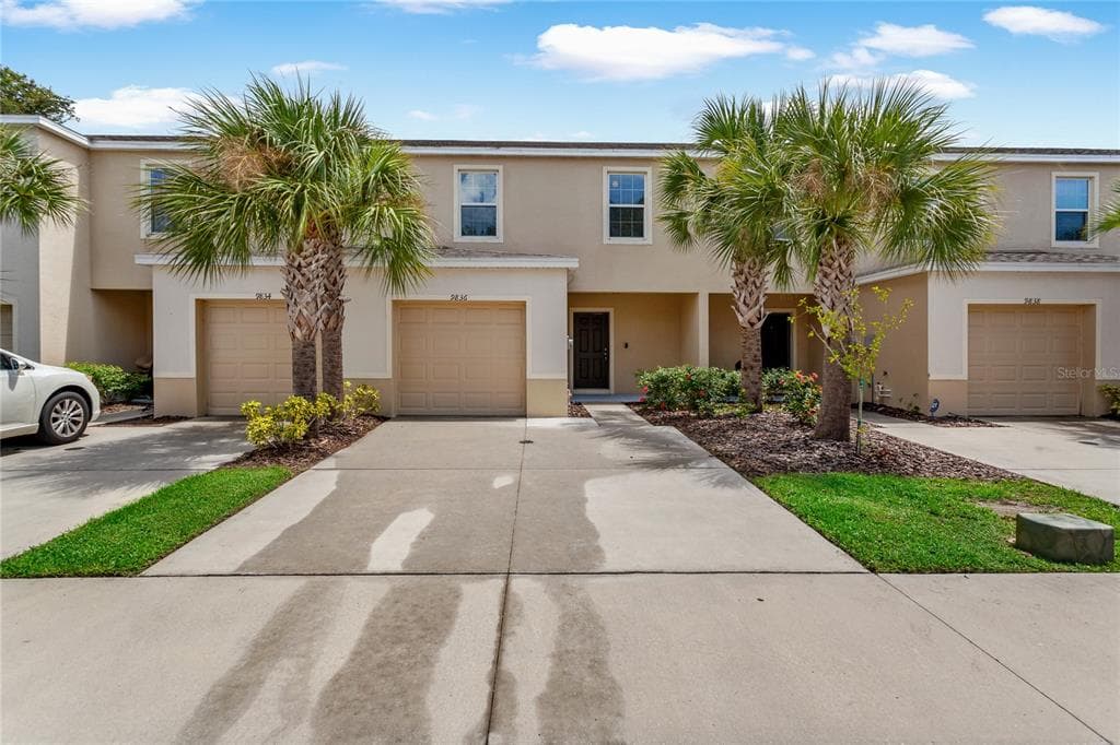 9836 HOUND CHASE DRIVE GIBSONTON, FL 33534