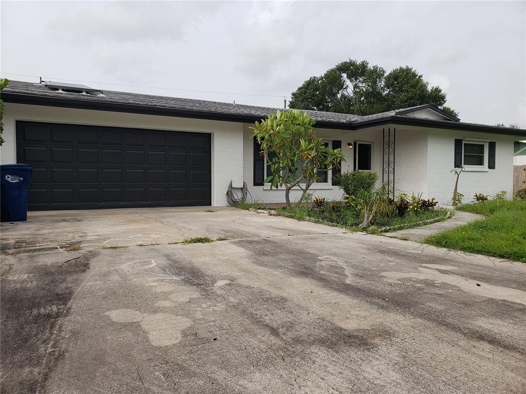 1002 FRUITLAND AVENUE BRADENTON, FL 34207