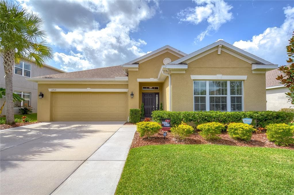 17519 BRIGHT WHEAT DRIVE LITHIA, FL 33547