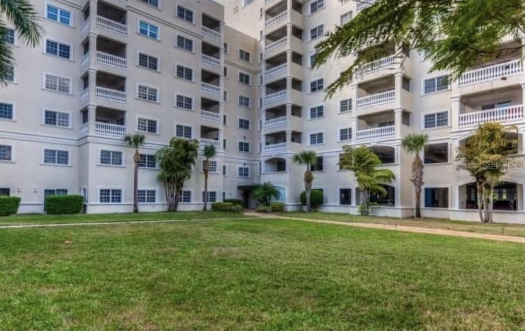 3730 CADBURY CIRCLE UNIT 614 VENICE, FL 34293