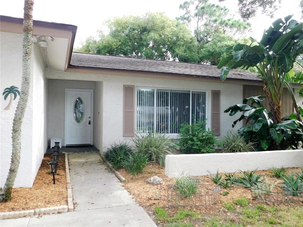 104 WOODBURN COURT SAFETY HARBOR, FL 34695