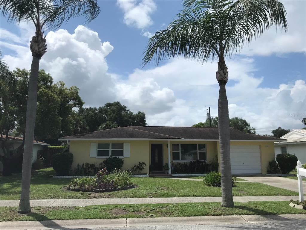 2079 N DRUID CIRCLE