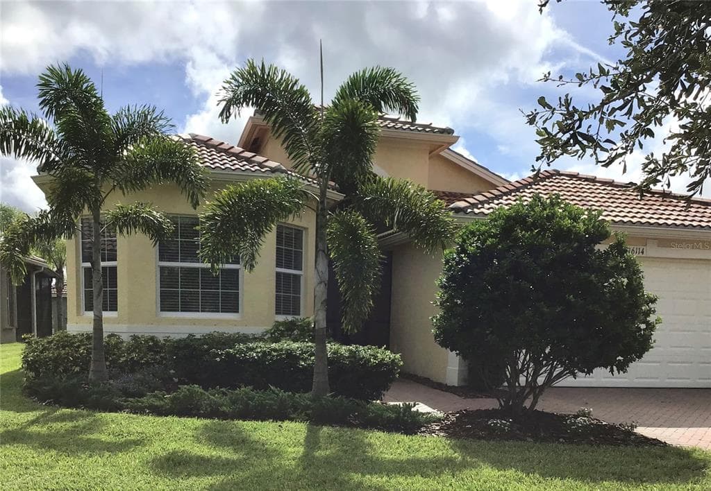 16114 CAPE CORAL DRIVE WIMAUMA, FL 33598