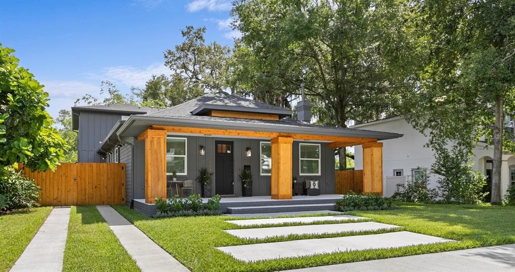 314 W AMELIA AVENUE
