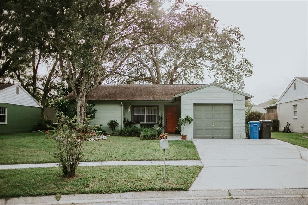 13904 FULLERTON DRIVE TAMPA, FL 33625
