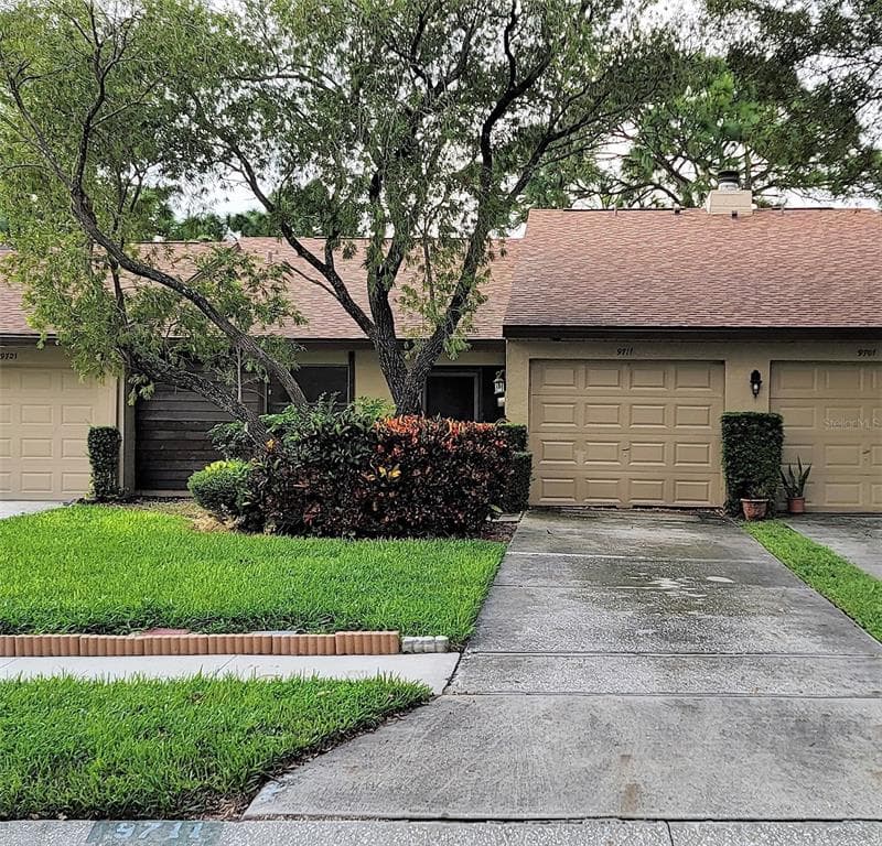 9711 LAKE SEMINOLE DRIVE E LARGO, FL 33773