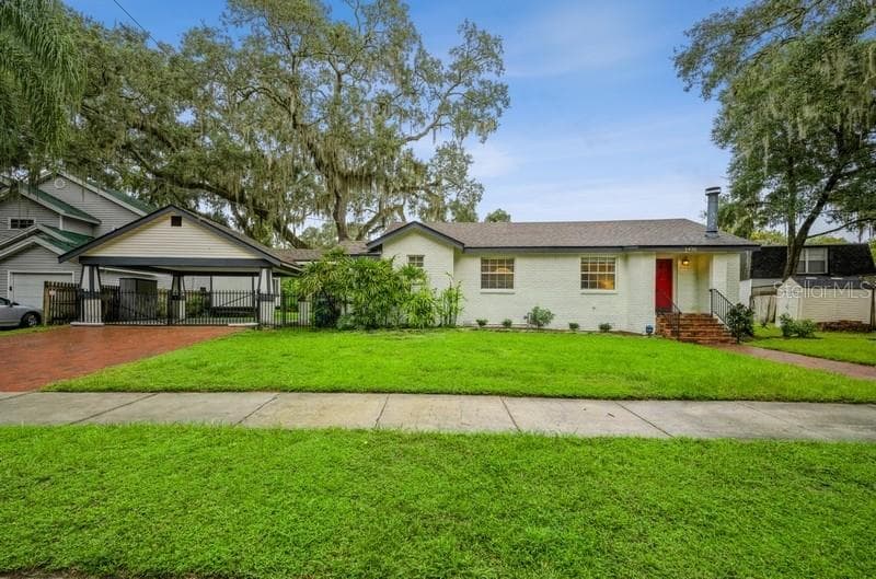 1432 E PARK CIRCLE TAMPA, FL 33604