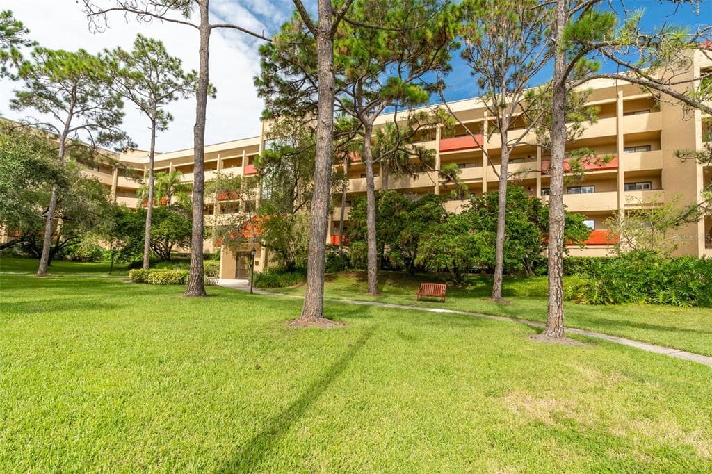 3078 EASTLAND BOULEVARD UNIT 410 CLEARWATER, FL 33761