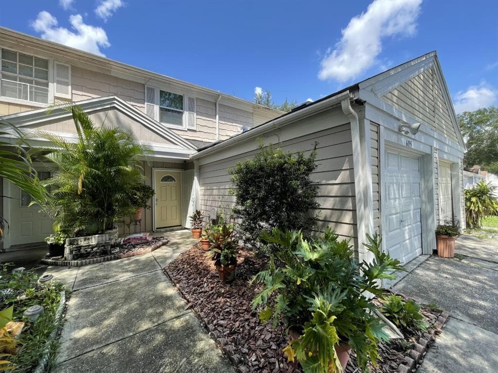 6155 OAK CLUSTER CIRCLE TAMPA, FL 33634