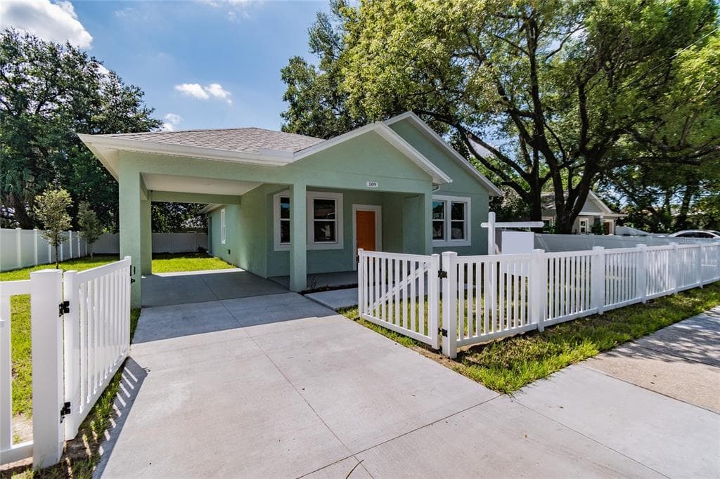 509 E LAKE AVENUE TAMPA, FL 33603