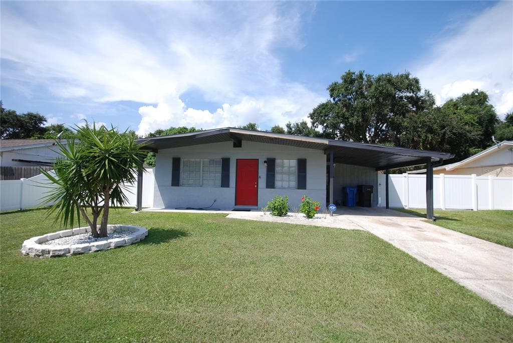 6515 LA MESA CIRCLE TAMPA, FL 33634