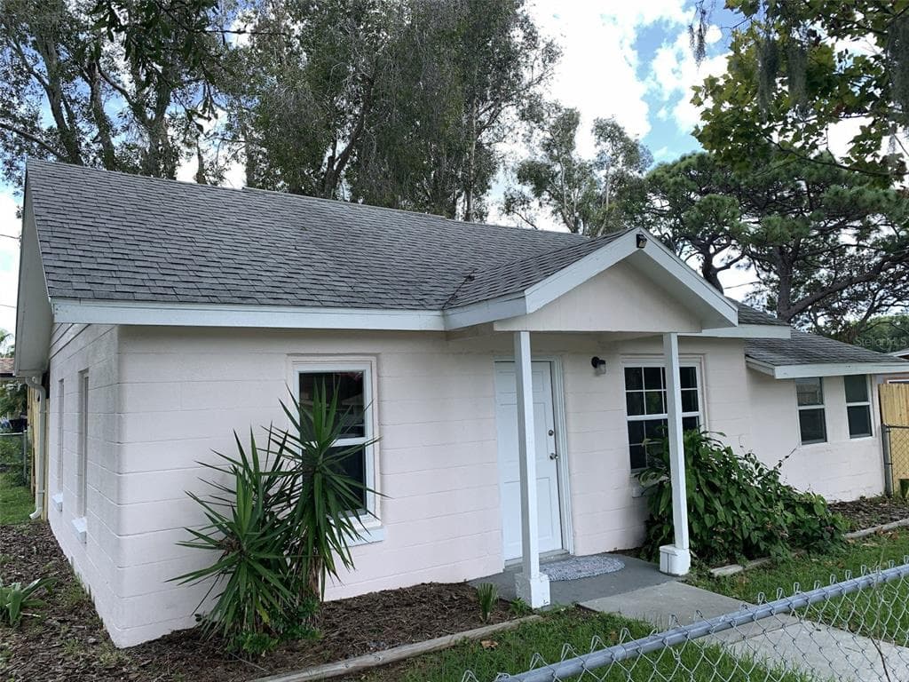 1729 CREEK LANE LARGO, FL 33774